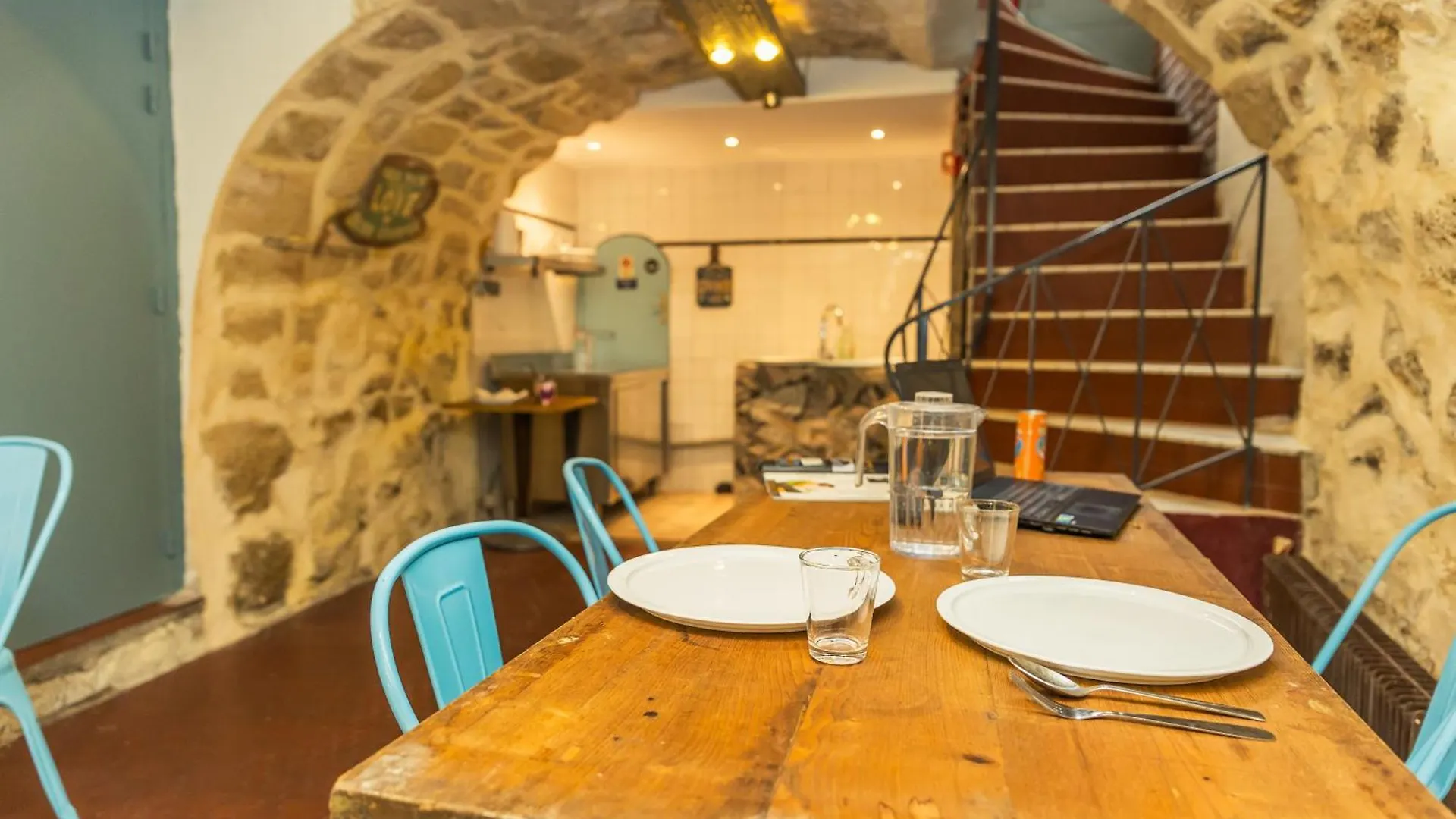 Young And Happy Latin Quarter By Hiphophostels Auberge de jeunesse *