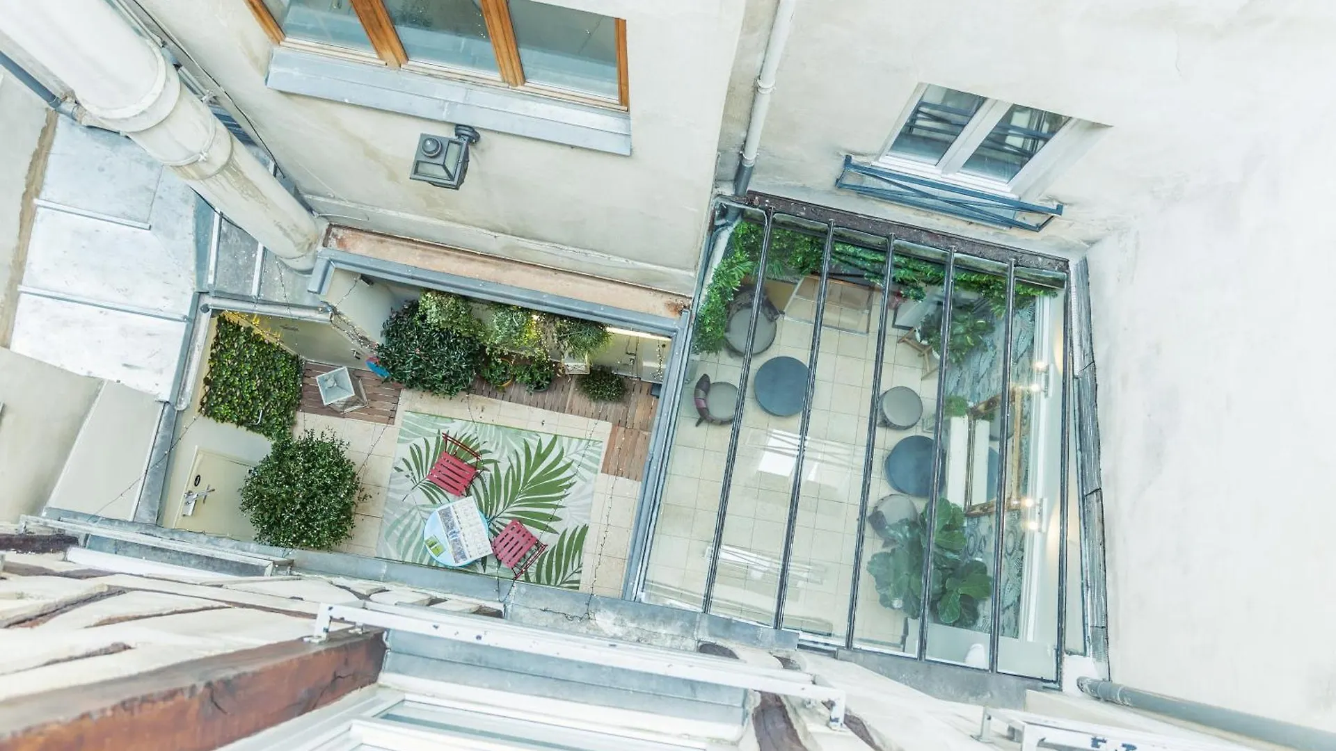 Hostel Young And Happy Latin Quarter By Hiphophostels *
