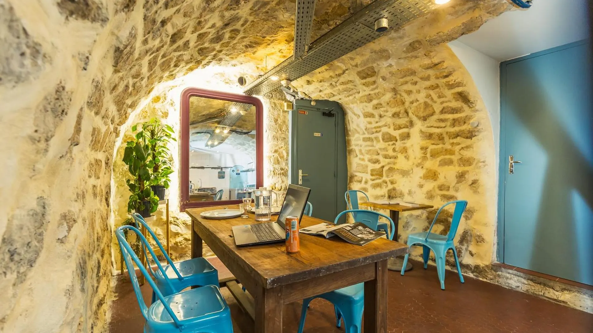 Young And Happy Latin Quarter By Hiphophostels Hostel Paris