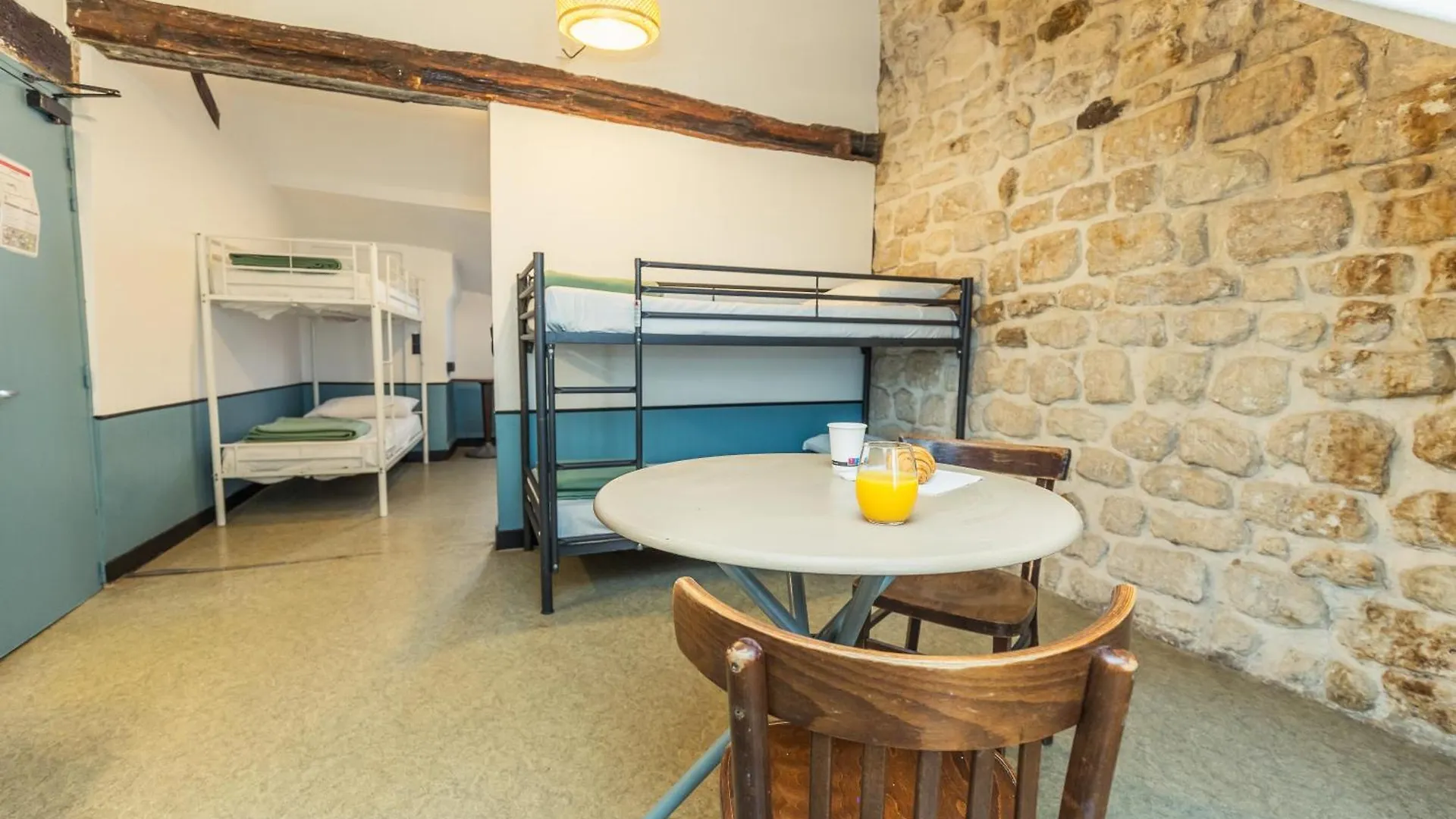 Hostel Young And Happy Latin Quarter By Hiphophostels *