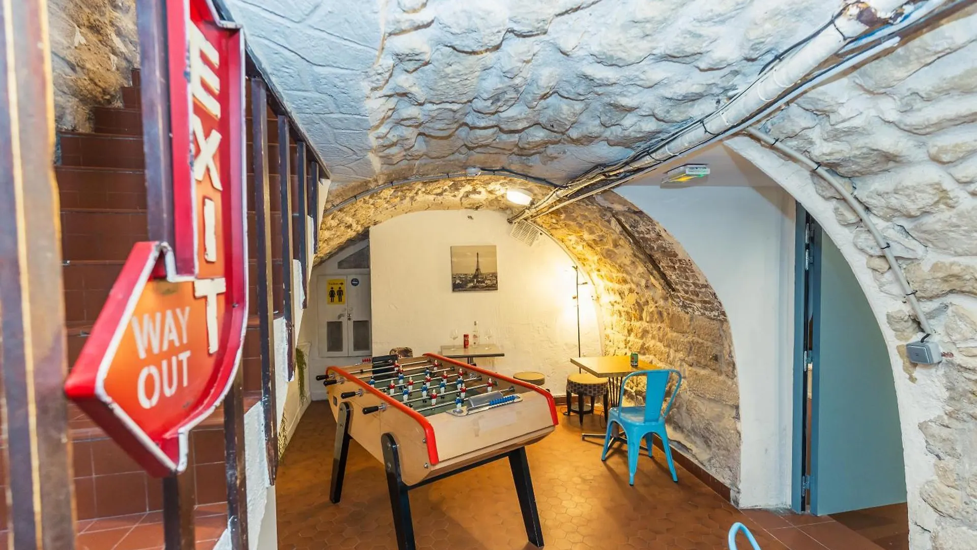 Young And Happy Latin Quarter By Hiphophostels Hostel