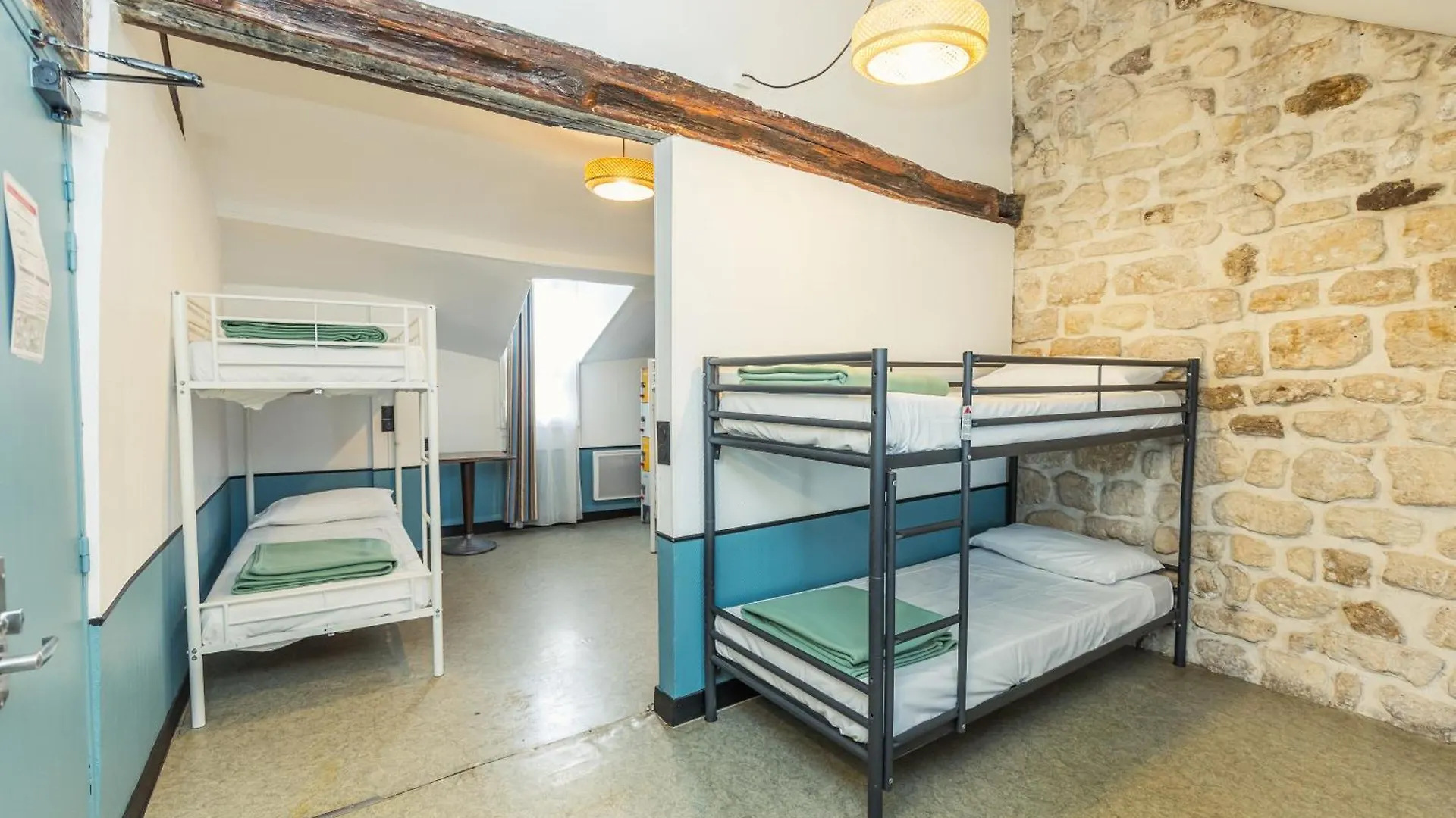 Hostel Young And Happy Latin Quarter By Hiphophostels