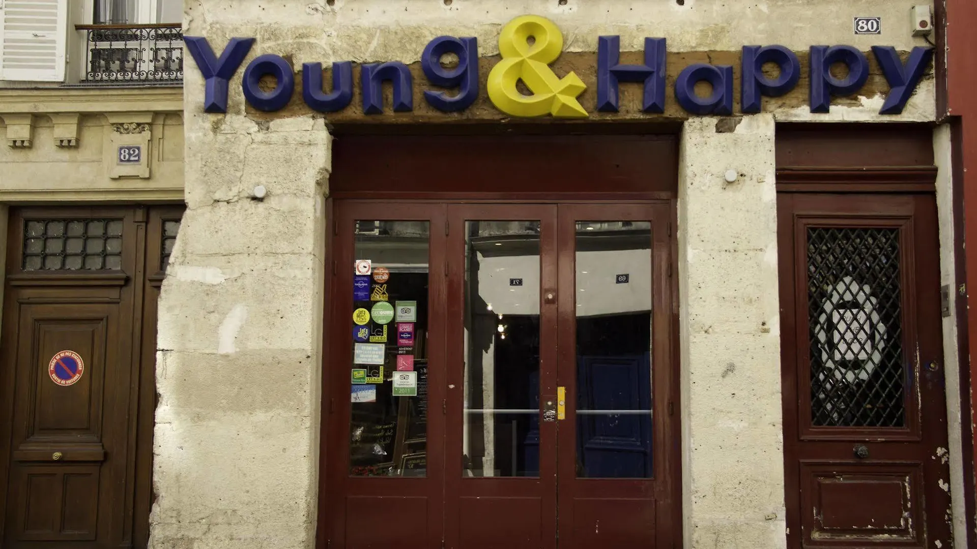 Young And Happy Latin Quarter By Hiphophostels