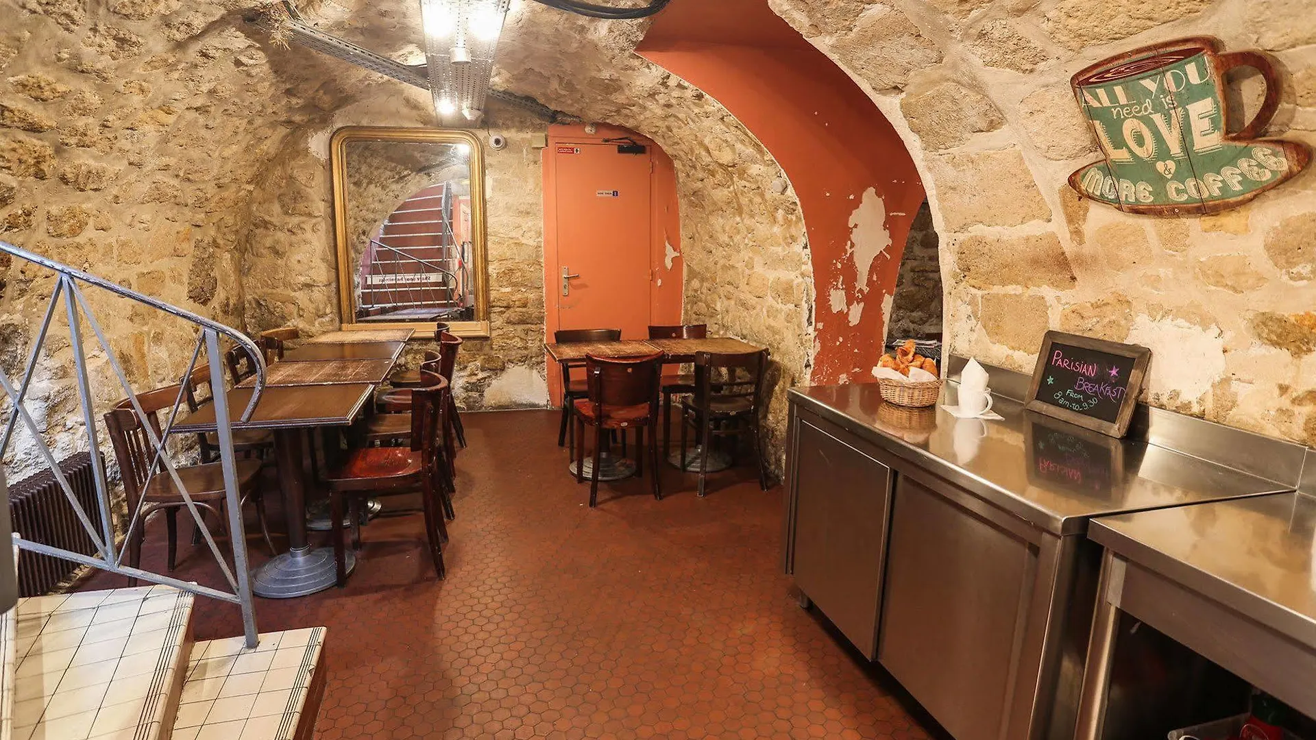 Ostello Young And Happy Latin Quarter By Hiphophostels *