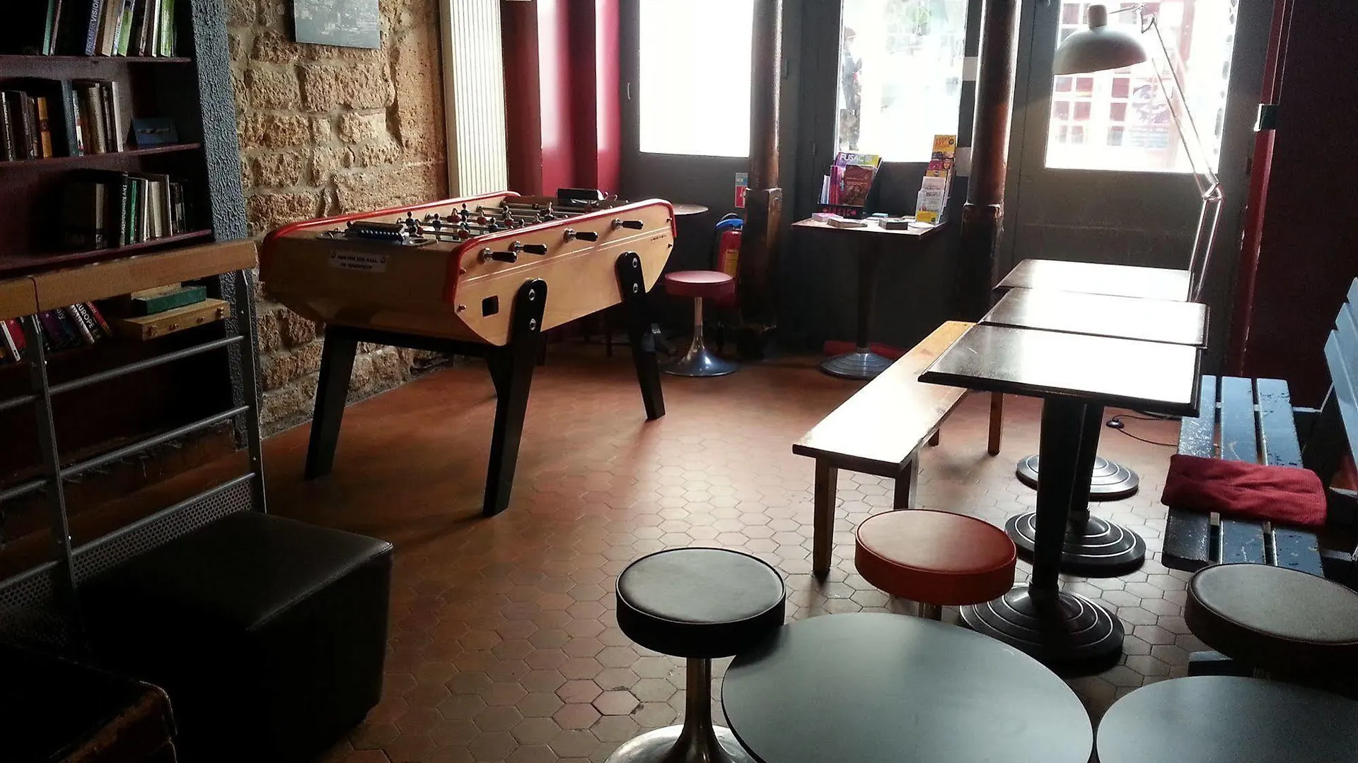 Hostel Young And Happy Latin Quarter By Hiphophostels