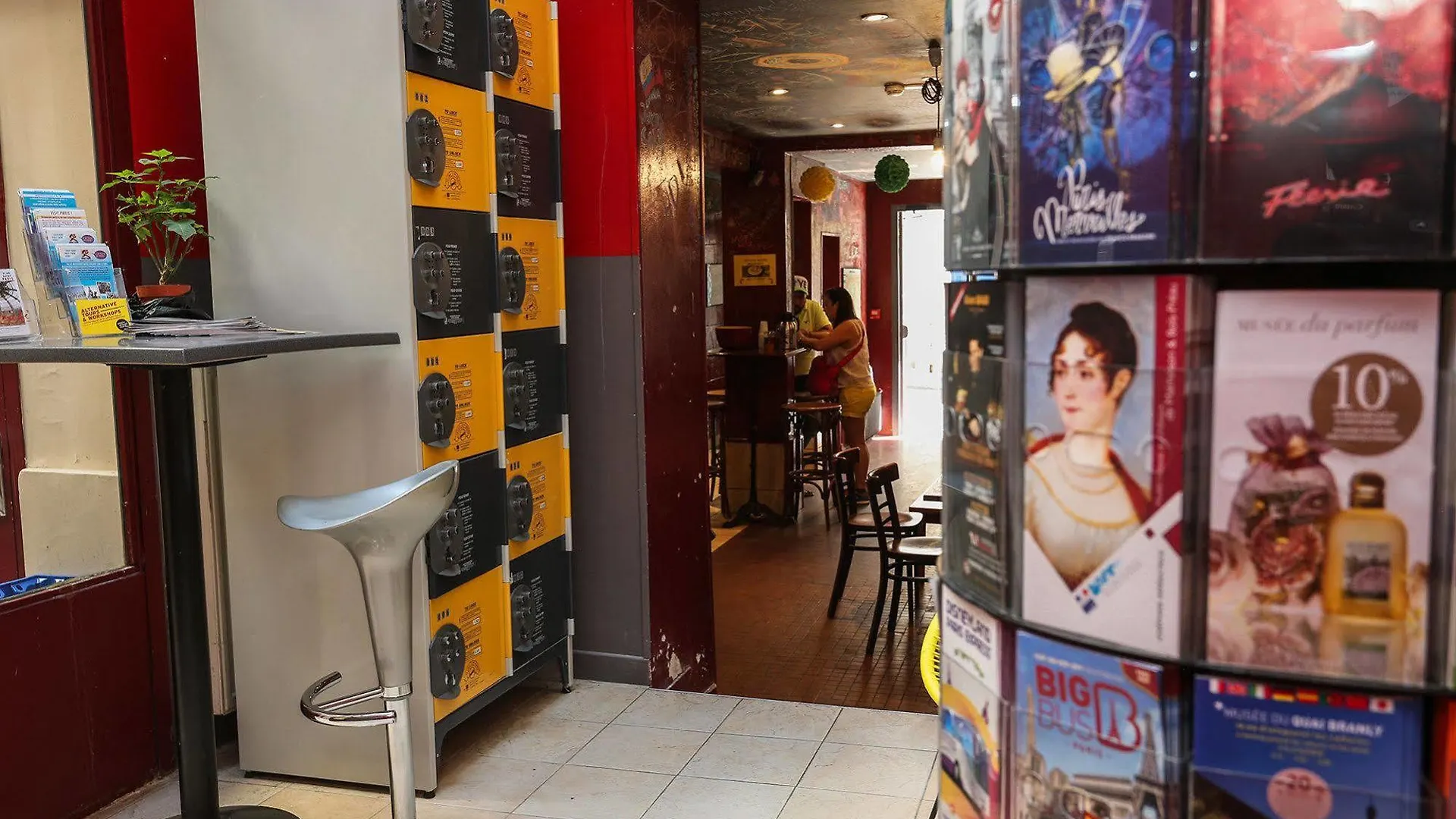 Young And Happy Latin Quarter By Hiphophostels Auberge de jeunesse *